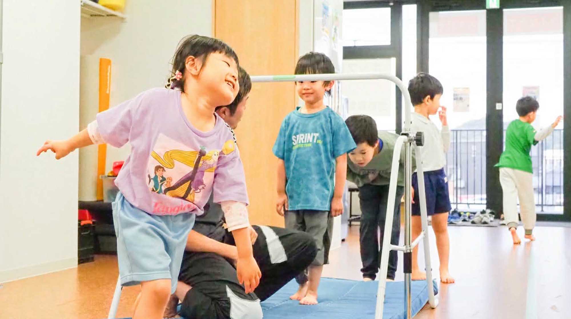 キッズトレーニング教室鉄棒運動